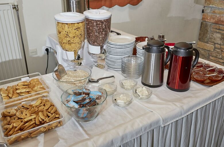 Atrapos Hotel