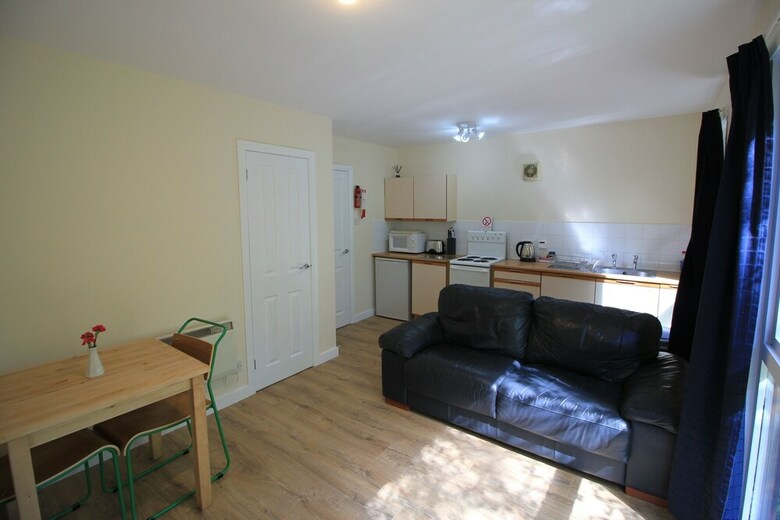Cabana Burnbank Lodges