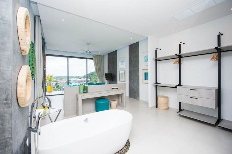 Luxury 5-bedroom Villa With Games Room In Kata