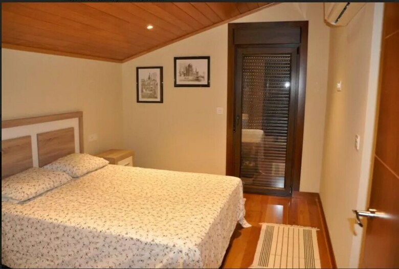 Villa 103689 -  House In Vilaboa