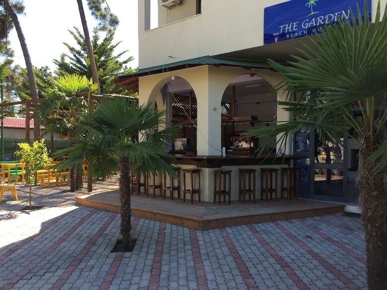 Bed & Breakfast The Garden Beach Hostel