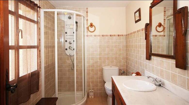 107542 -house In Lari�o