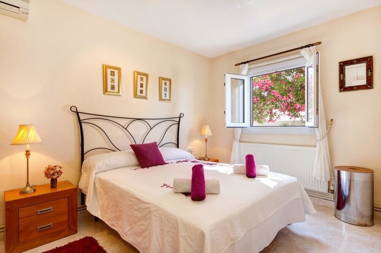 107620- Villa In Cala Porter