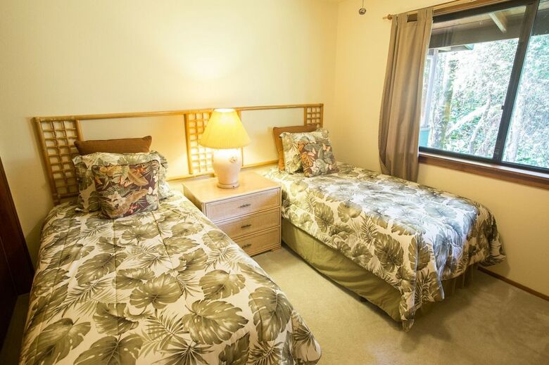 Hale Mauna Loa Upper - 11-3910 3rd St
