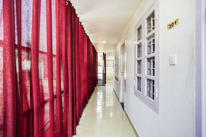 Hotel Fabexpress Pinpoint Inn
