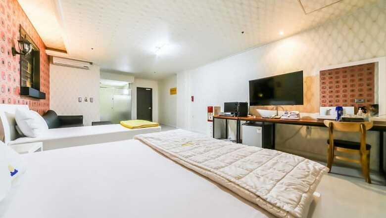 In The Business Hotel