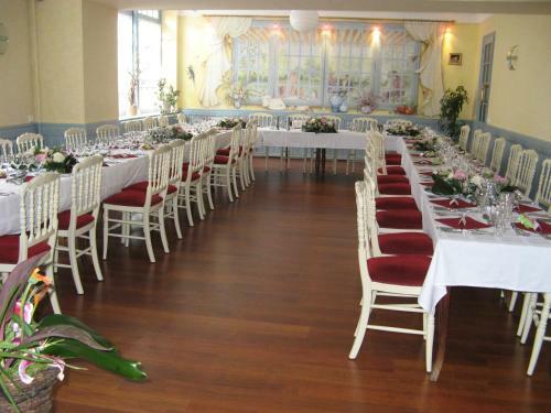 Hotel Logis Le Grand Monarque - Donzy