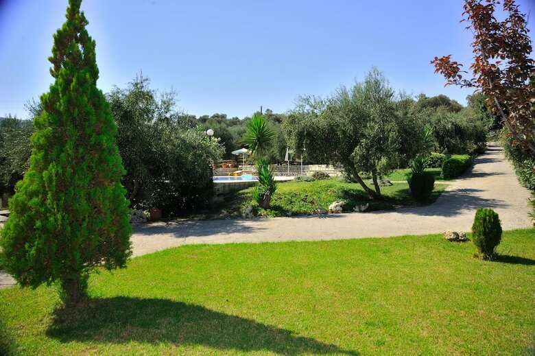 Villas Lefkothea