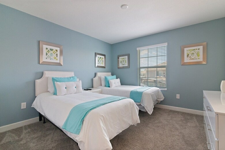 4br 3ba Town Home In Storey Lake