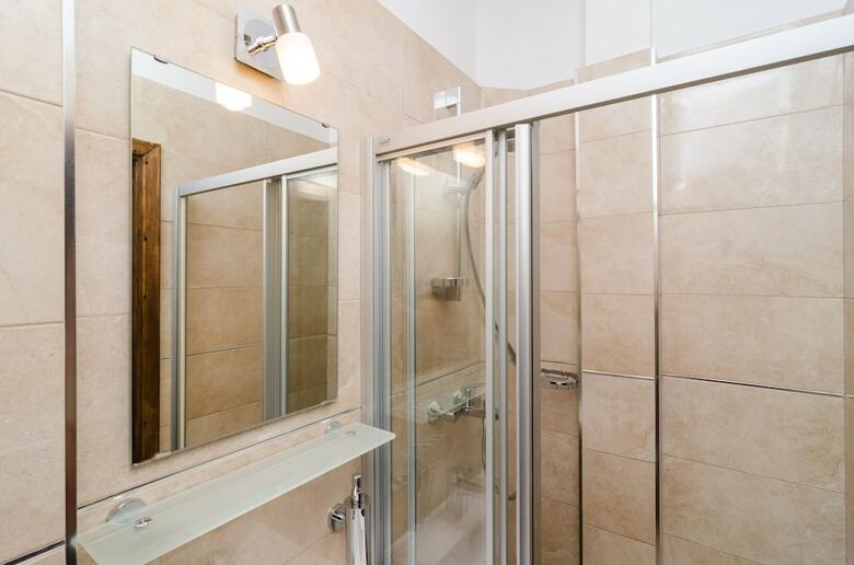 Hotel Eddie�s Sea View Rooms