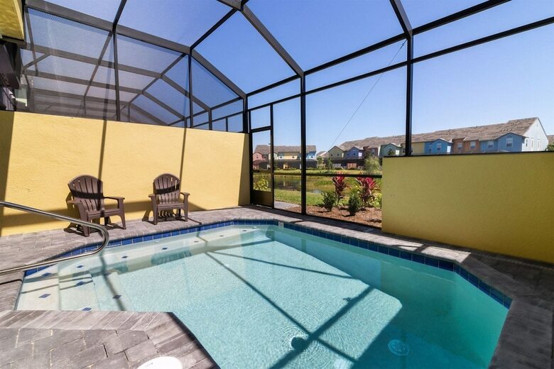 5br Town Home In Festival