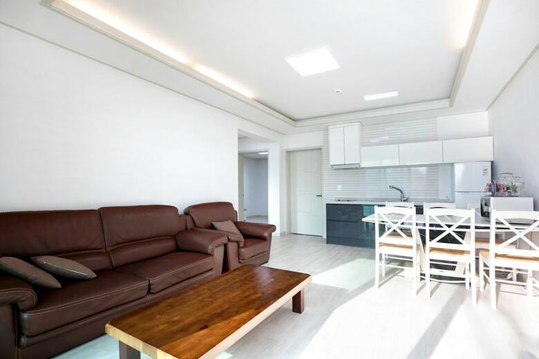 Nami Island Rivermoon Spa Pension