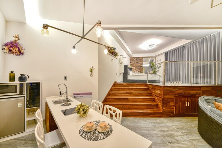 Seogwipo Dawa Pool Villa Pension