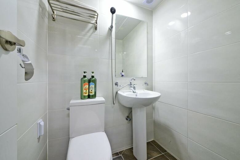 Janghohang J Spa Pension