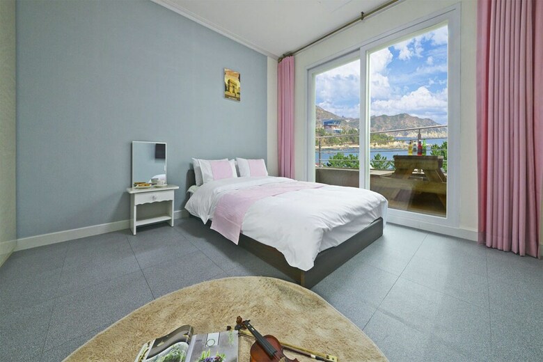 Janghohang J Spa Pension