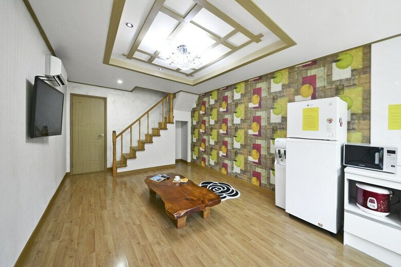 Pension Tongyoung Macalops