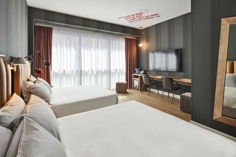 The Modernist Hotel
