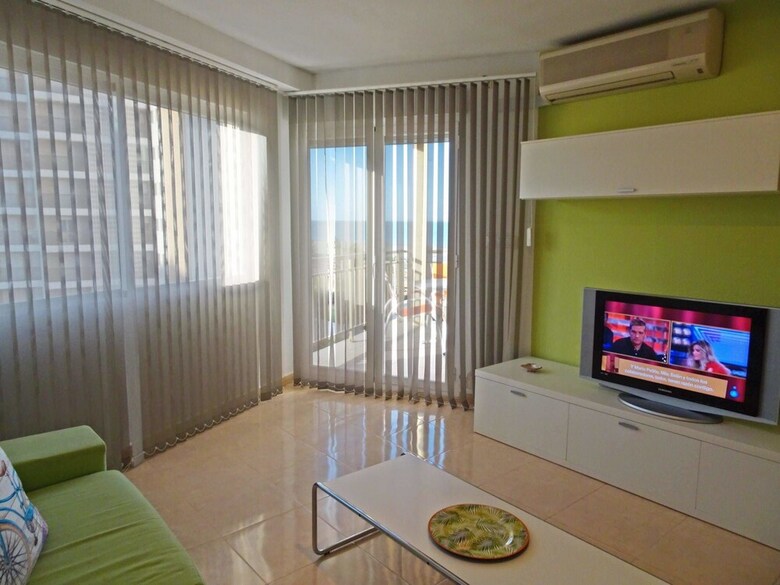 Apartamentos Almirante 3�
