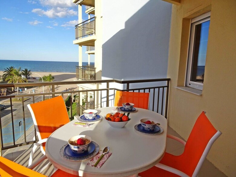 Apartamentos Almirante 3�