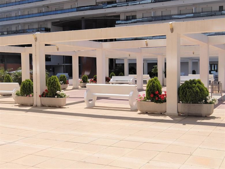 Apartamentos Eden Blq. II - 2� - (S�lo Familias)