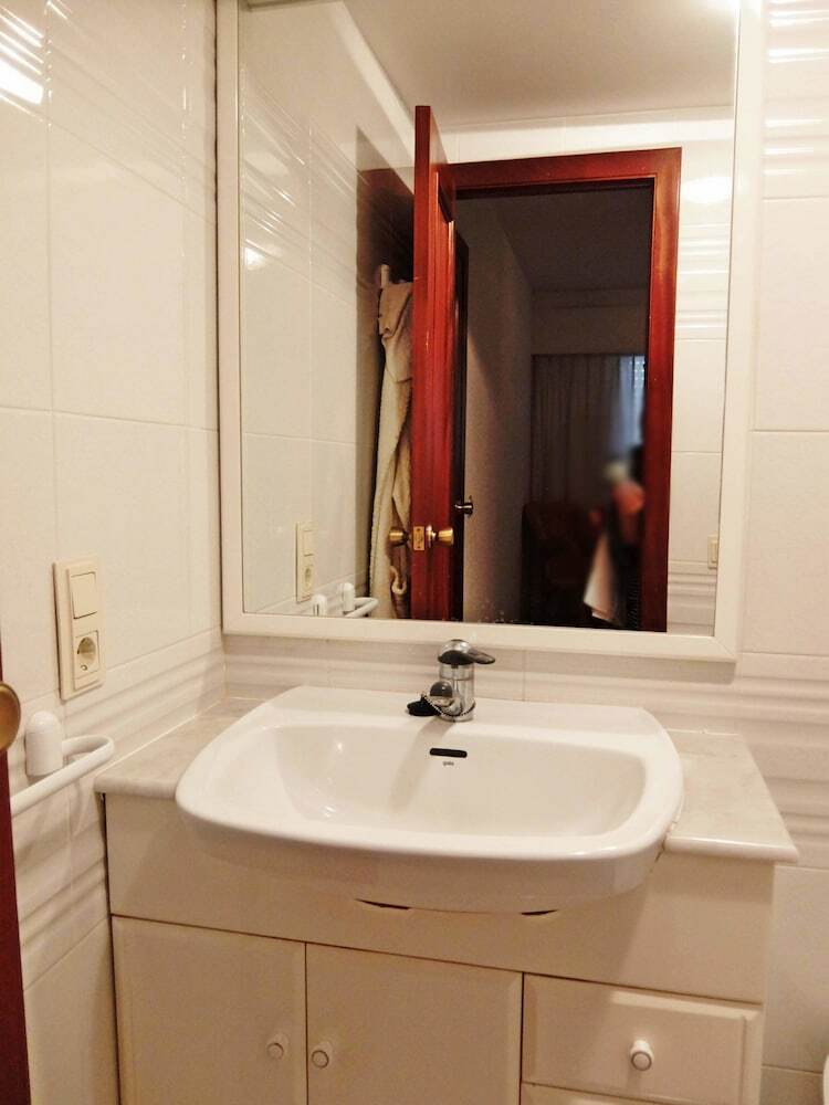 Apartamentos Parque 8 - 9� - 2� - 4� (6/7) (S�lo Familias)