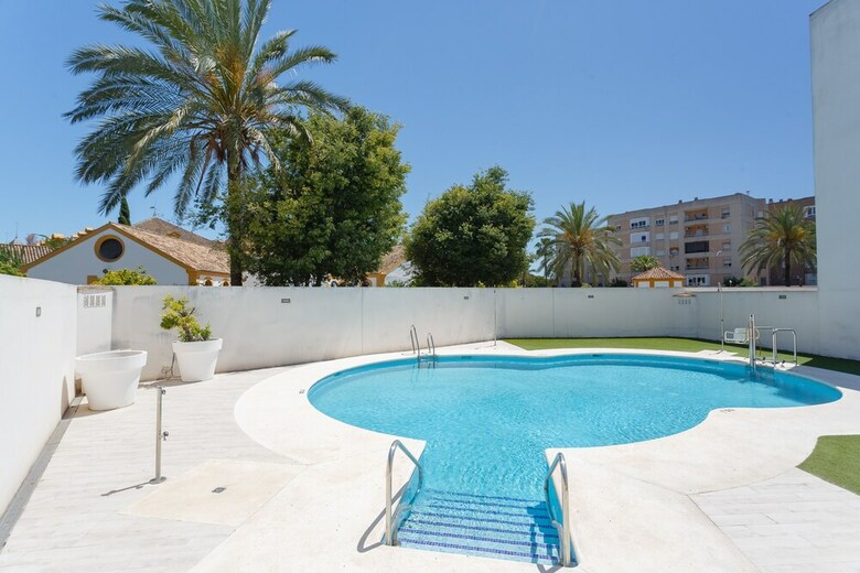Real Escuela Home Surthy Apartments