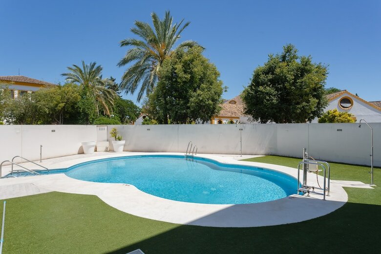 Real Escuela Home Surthy Apartments