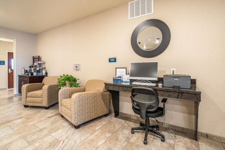 Hotel Cobblestone Inn & Suites - Kermit