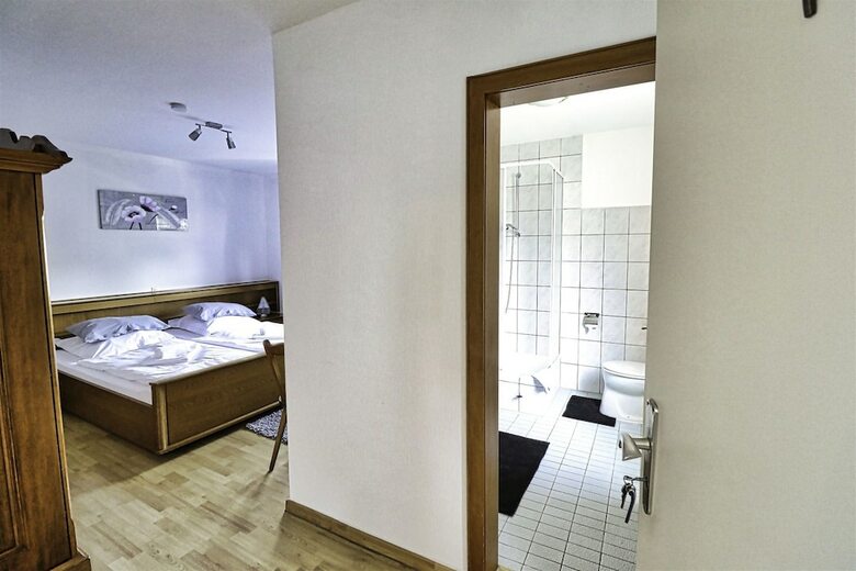 Green Seeblick Hotel & Hostel