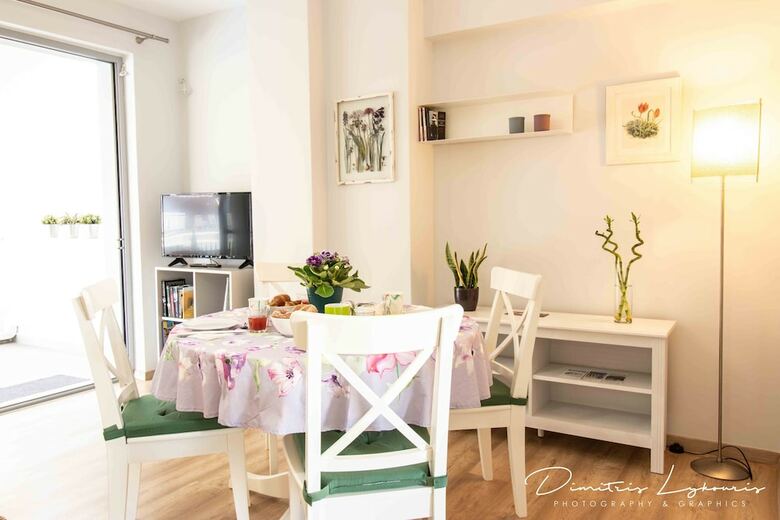 Beautiful And Spacious Apartment - Athens Downtown