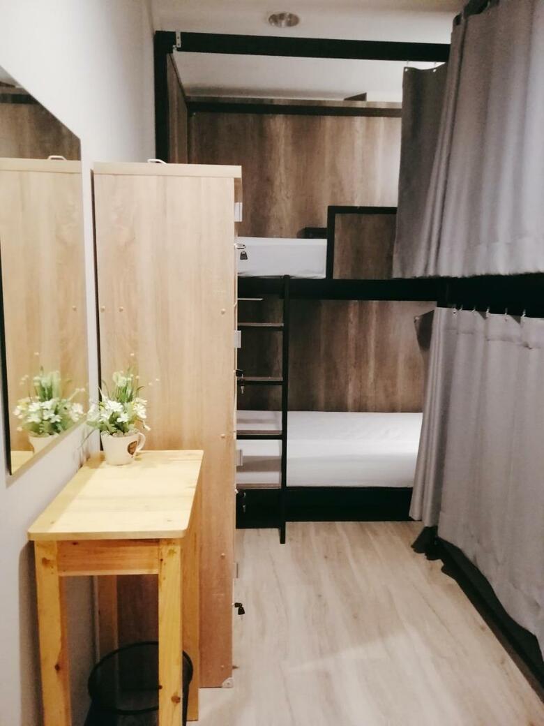 Hostal White House Hostel