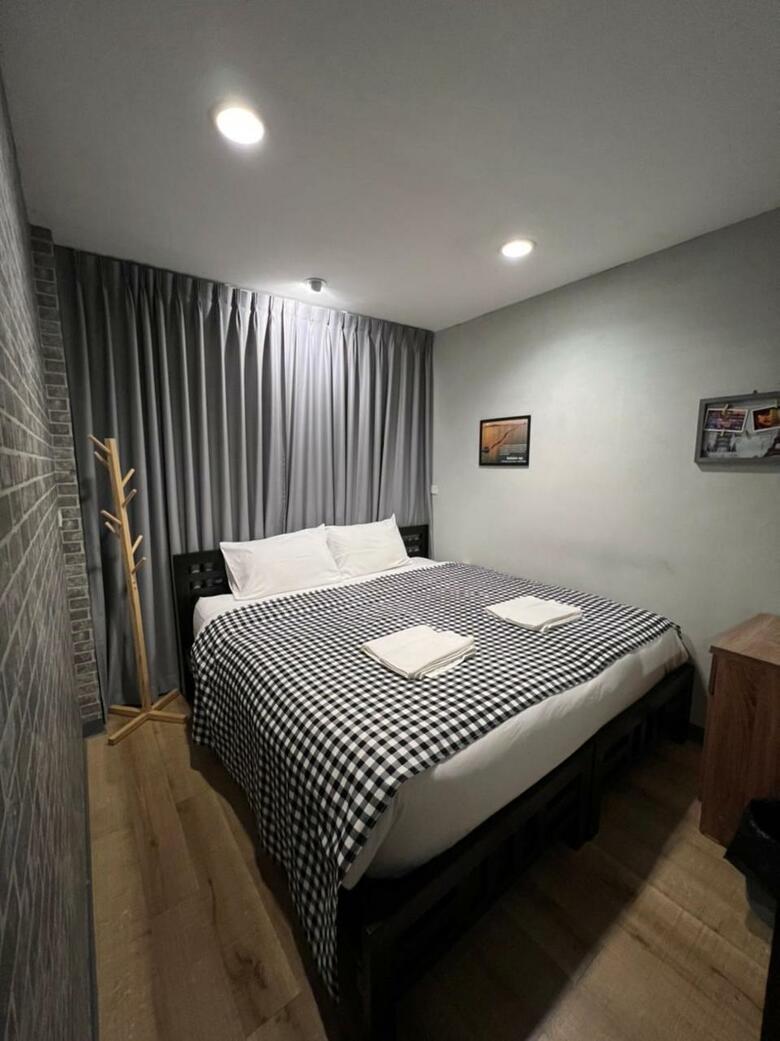 Hostal White House Hostel