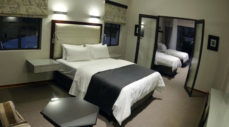 Regent Hotel Kgale