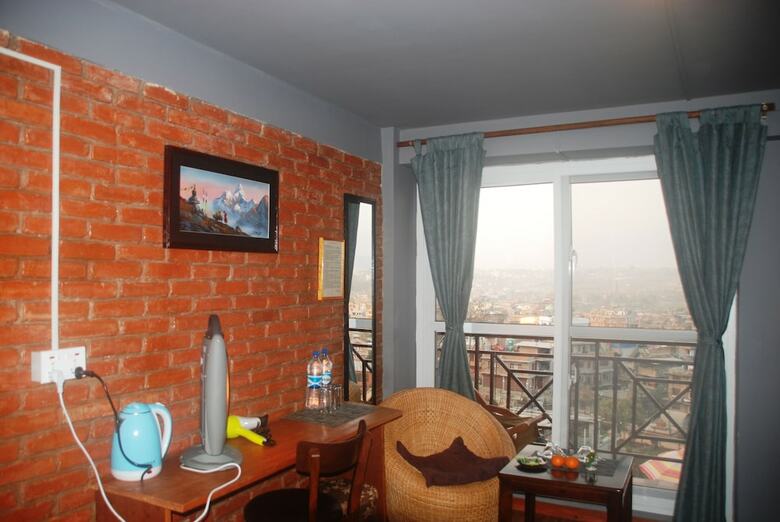 Hotel Cafe Beyond And Guest House