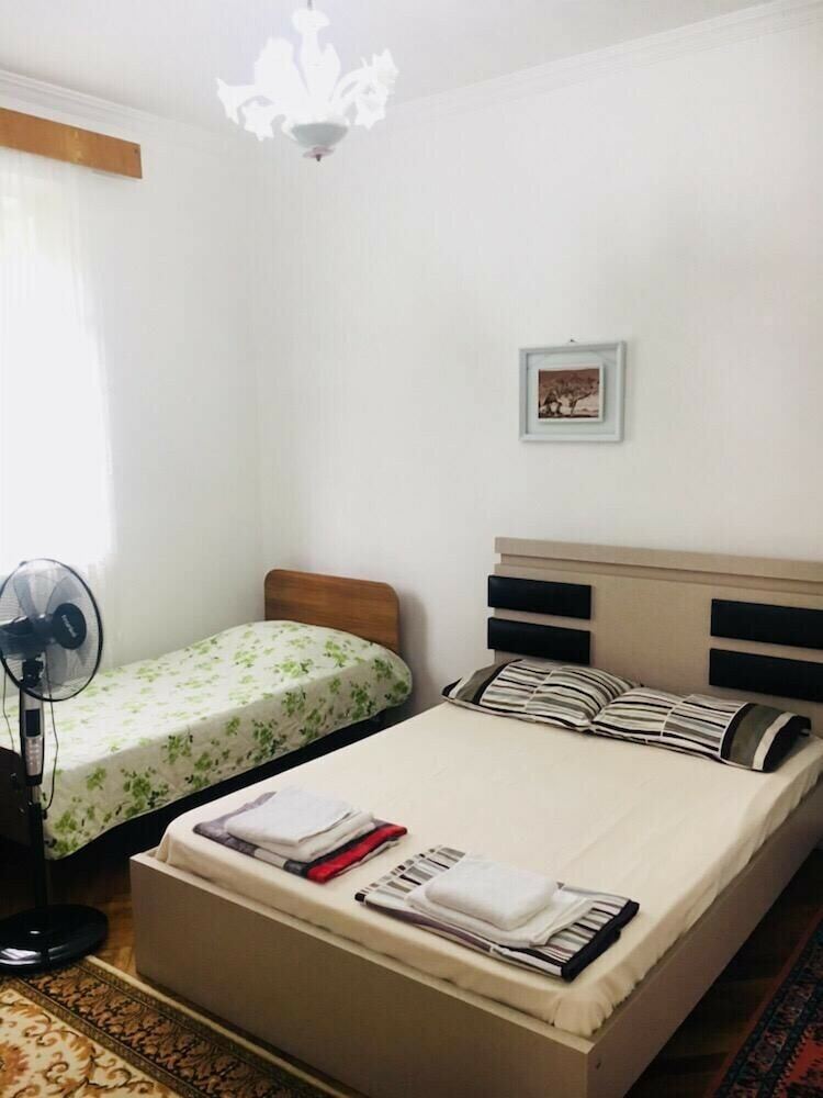 Hotel Guest House Lazuri
