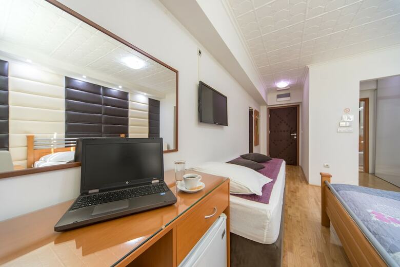 Hotel F Apartments