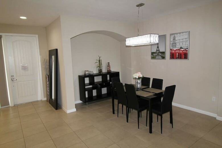 4br 3ba House In Miami By Asvr-12748