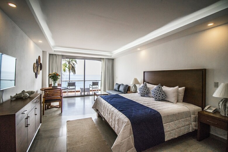 Hotel Grand Paramar - Beachfront