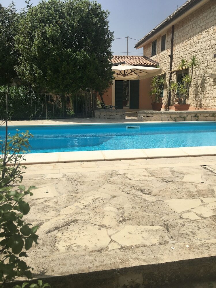 Hotel Karrua Guest House