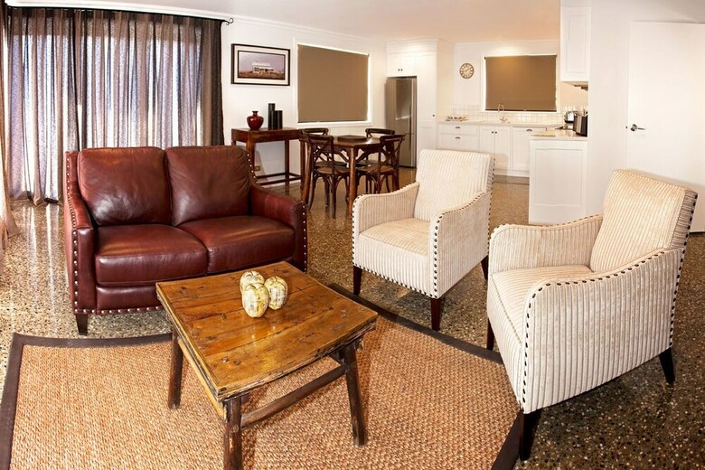 Pembroke Accommodation