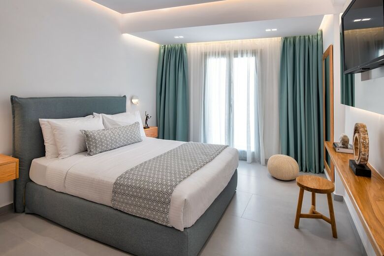 Hotel Harmony Suites