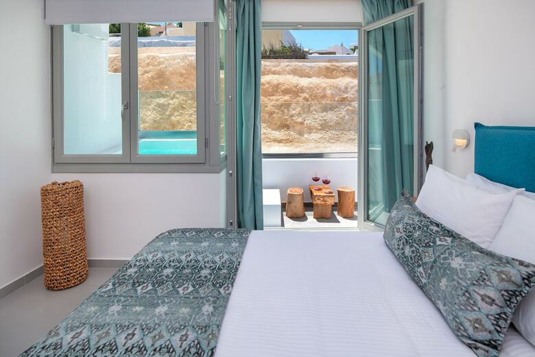Hotel Harmony Suites