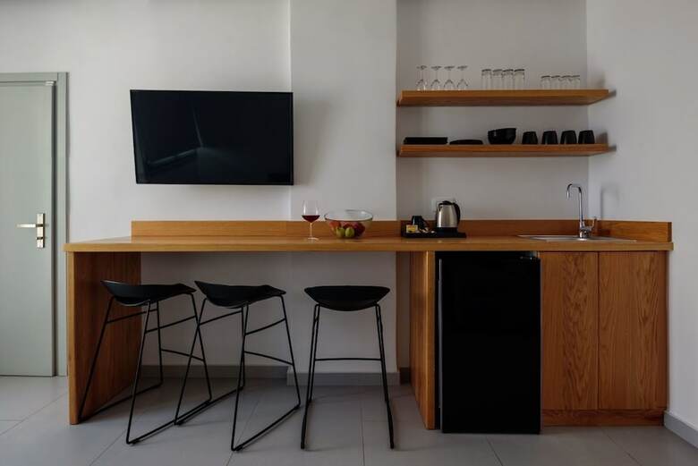Hotel Harmony Suites