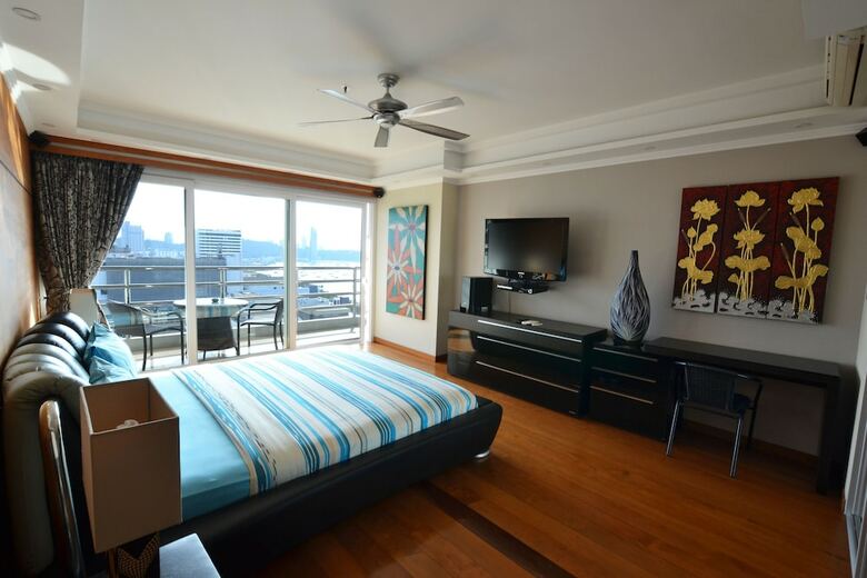 Blue Ocean Suite