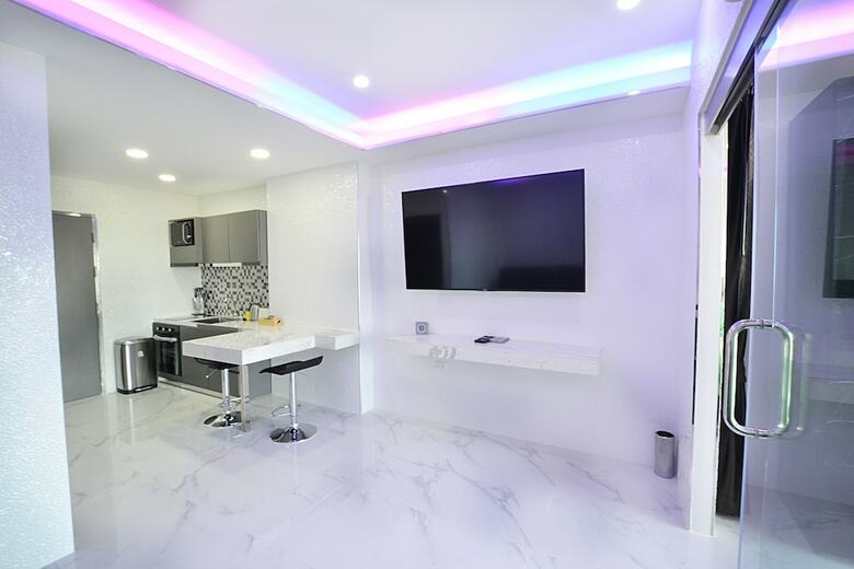 Blue Ocean Suite