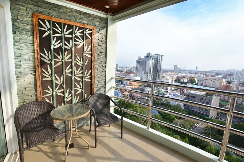 Blue Ocean Suite