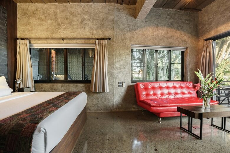 Riverside Luxury Pool Villa 88 Place