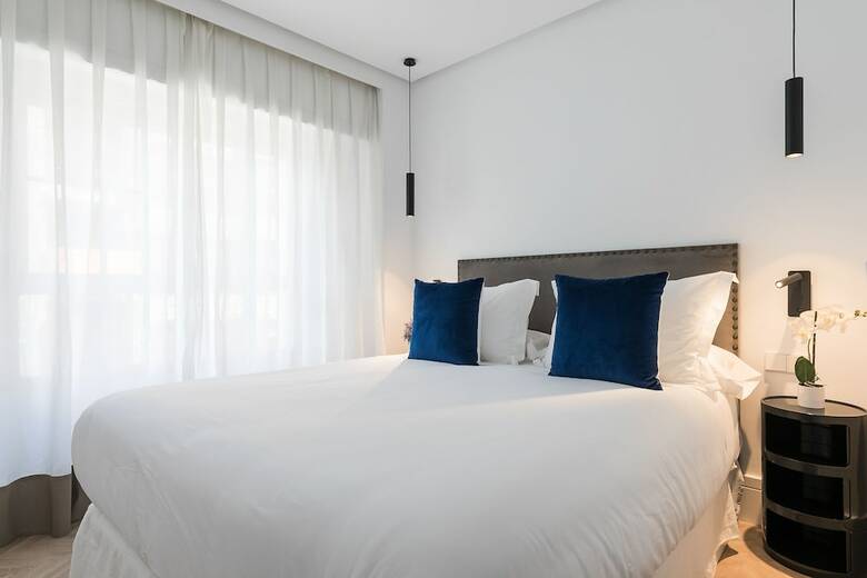 Feelathome Waldorf Suites Apartments