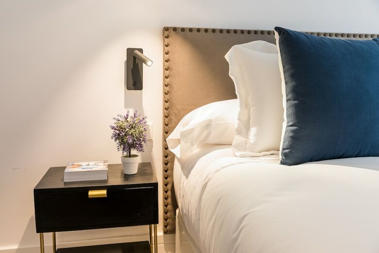 Feelathome Waldorf Suites Apartments
