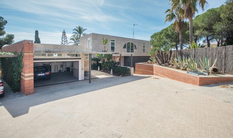 Luxury Beachfront Villa In Tarragona Th 63
